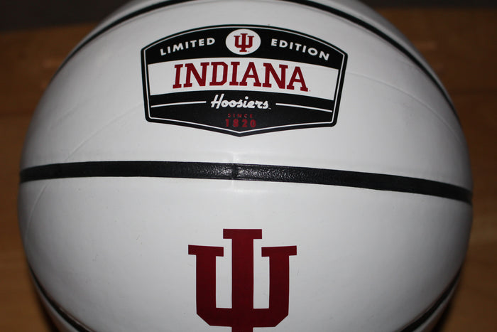 Bob Knight Autographed Limited Edition Basketball 1976 32-0 - Vintage Indy Sports