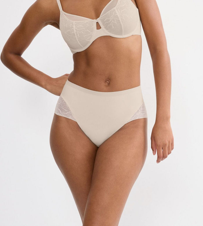BEIGE TRIUMPH COMFORT CONTOUR MAXI BRIEF