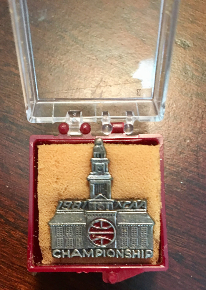 1981 NCAA Basketball Final Four Media Press Pin w/box - Vintage Indy Sports