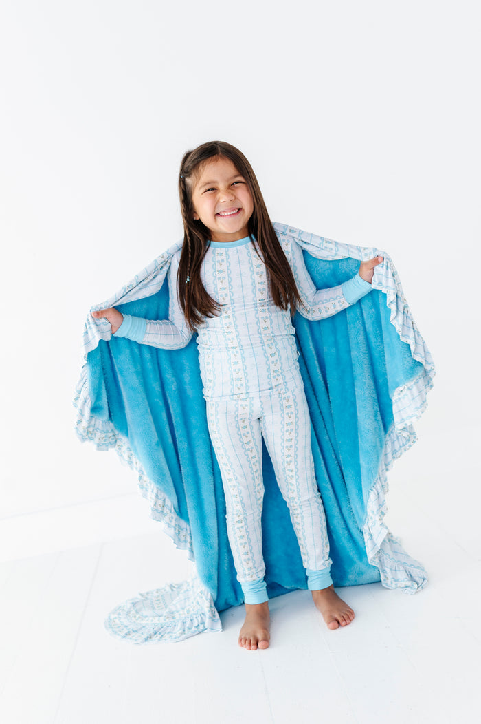 Forget Me Knot Fuzzy Ruffle Blanket - Blue