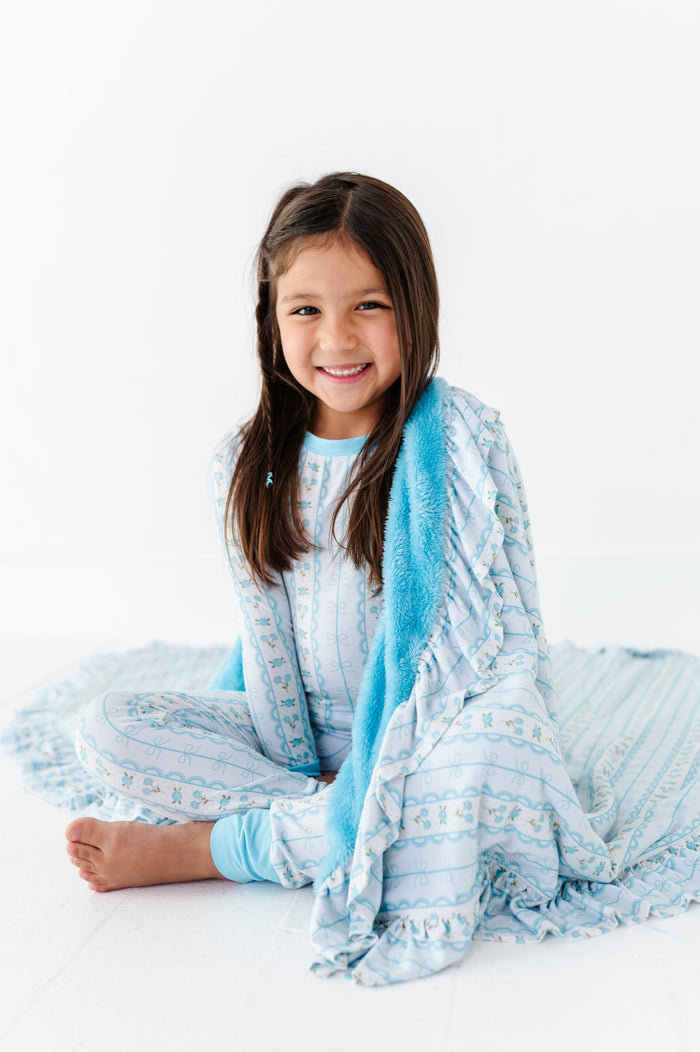Forget Me Knot Fuzzy Ruffle Blanket - Blue