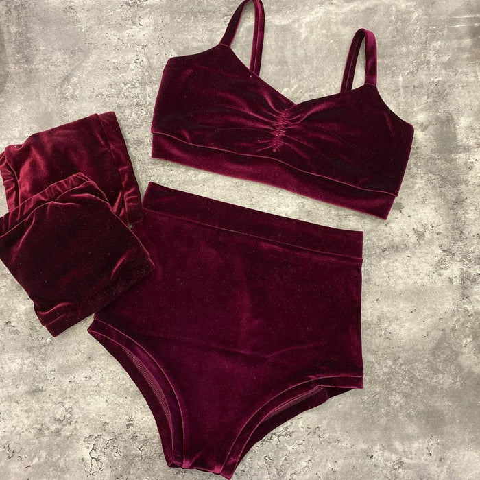 Pole dance wear velvet with gathering on the chest and high waisted shorts