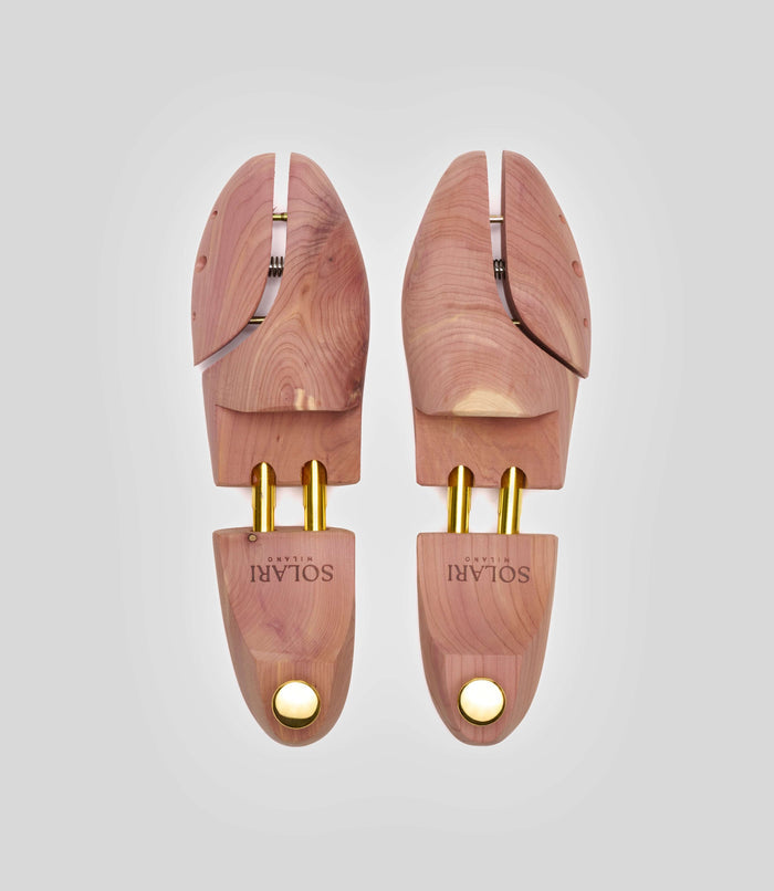 Premium cedar wood shoe trees by Solari Milano, responsibly sourced cedar with brass fittings